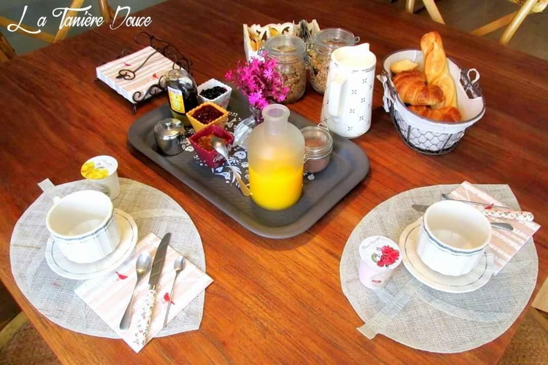 La Taniere Douce Bed & Breakfast Soulaucourt-sur-Mouzon Екстериор снимка